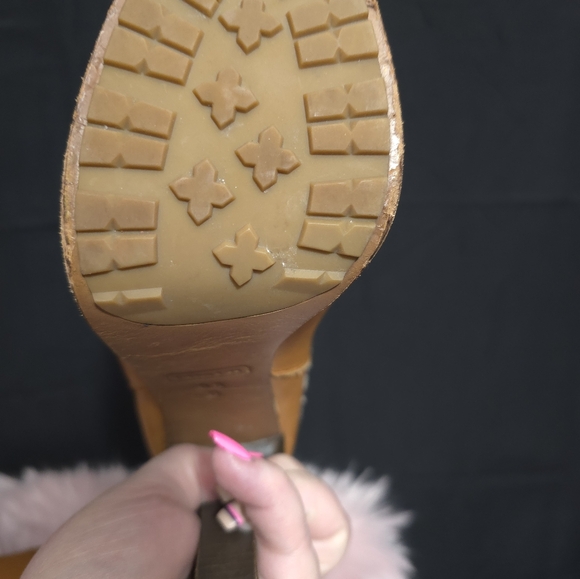 Coach Shearling Boots Apple Leather High Heel Luggage Brown Size 6.5 - Picture 10 of 13